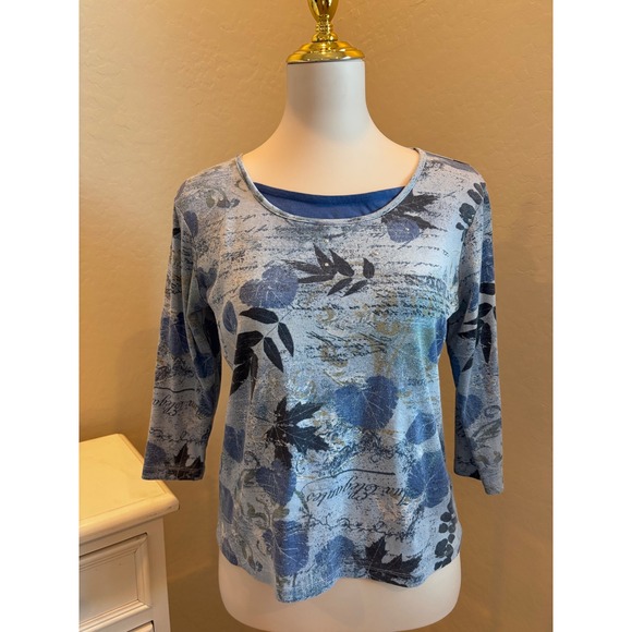 Basic Editions Tops - Basic Editions Womens Medium Blue Floral Script Print 3/4 Sleeve Layered Top Y2K